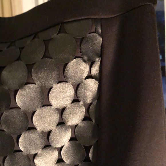 Mini skirt with faux leather print. - Picture 2 of 3